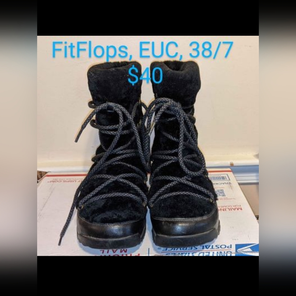 FitFlops black boot size 38 / 7 EUC